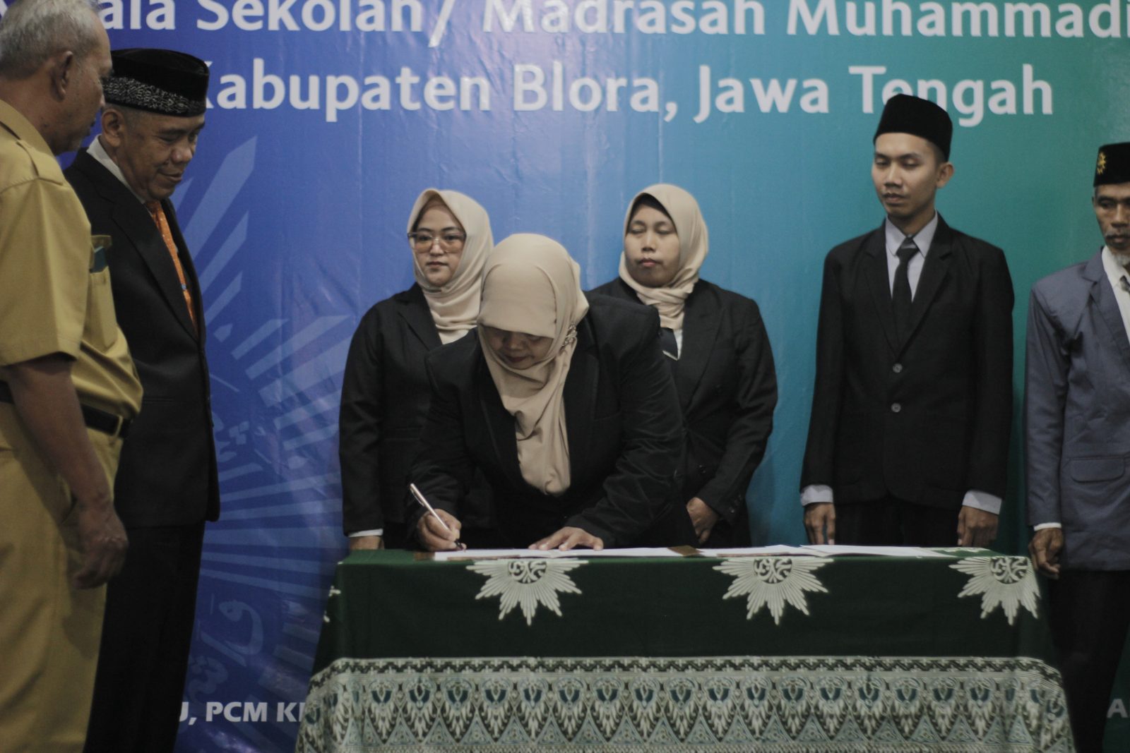 Regenerasi Kepemimpinan, 8 Kepala Sekolah dan Madrasah Muhammadiyah Blora Resmi Dilantik