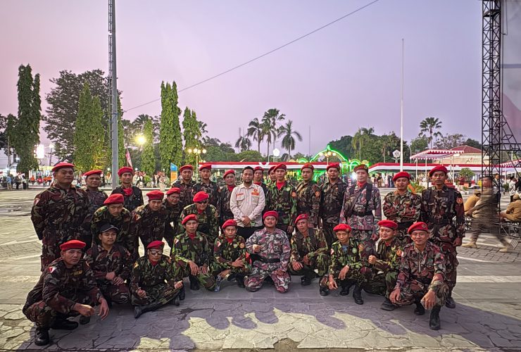 KOKAM Blora Ikuti Upacara Penurunan Bendera HUT RI di Alun-Alun Blora