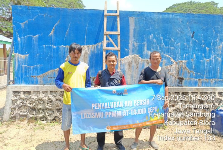 Kering akibat Kemarau, 62 KK di Temengeng Blora Terima 5.000 Liter Bantuan Air Bersih LAZISMU